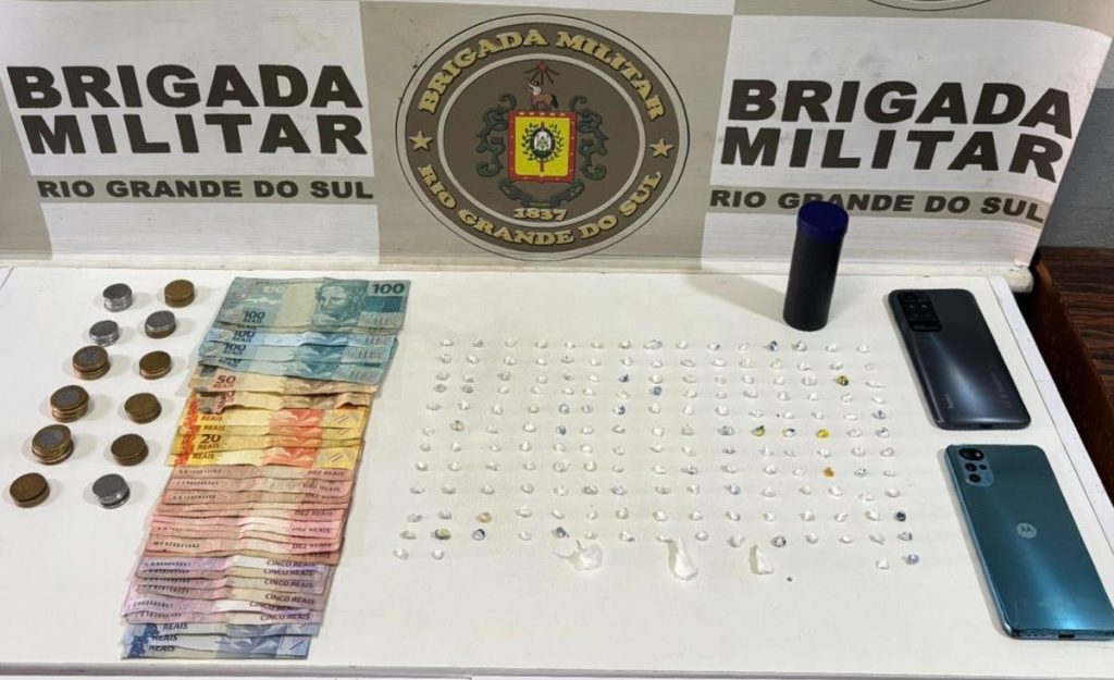 Brigada Militar prende dois homens por tráfico de drogas em Carazinho