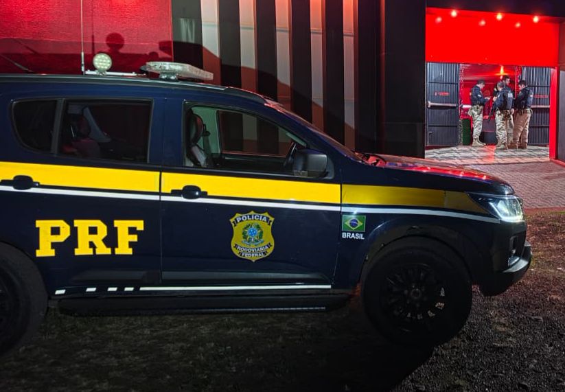 PRF resgata adolescente de exploração sexual e prende mulher na Operação Domiduca