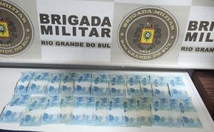 Brigada Militar prende dois homens por extorsão e ameaças contra idoso em Carazinho