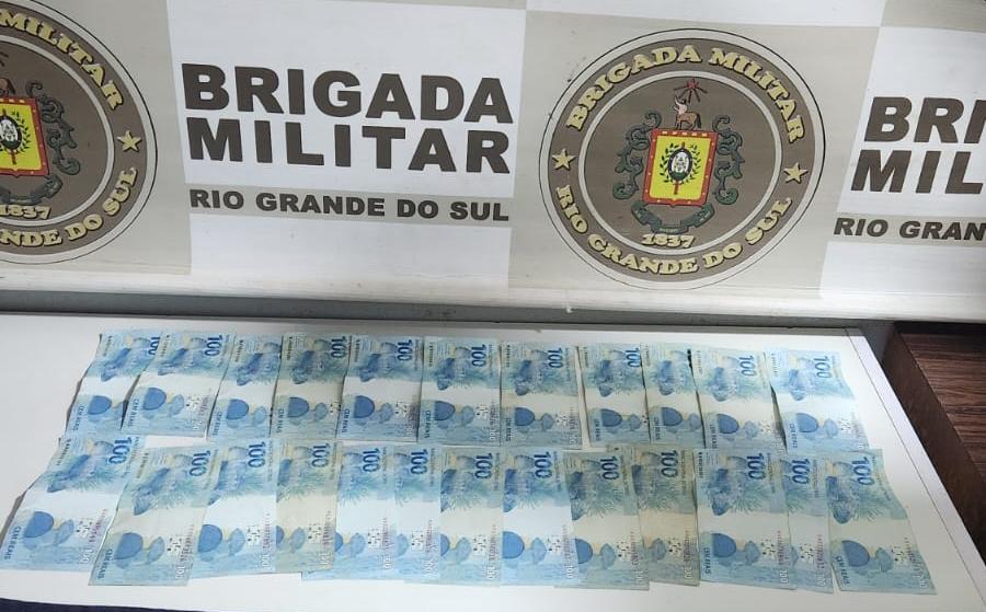Brigada Militar prende dois homens por extorsão e ameaças contra idoso em Carazinho