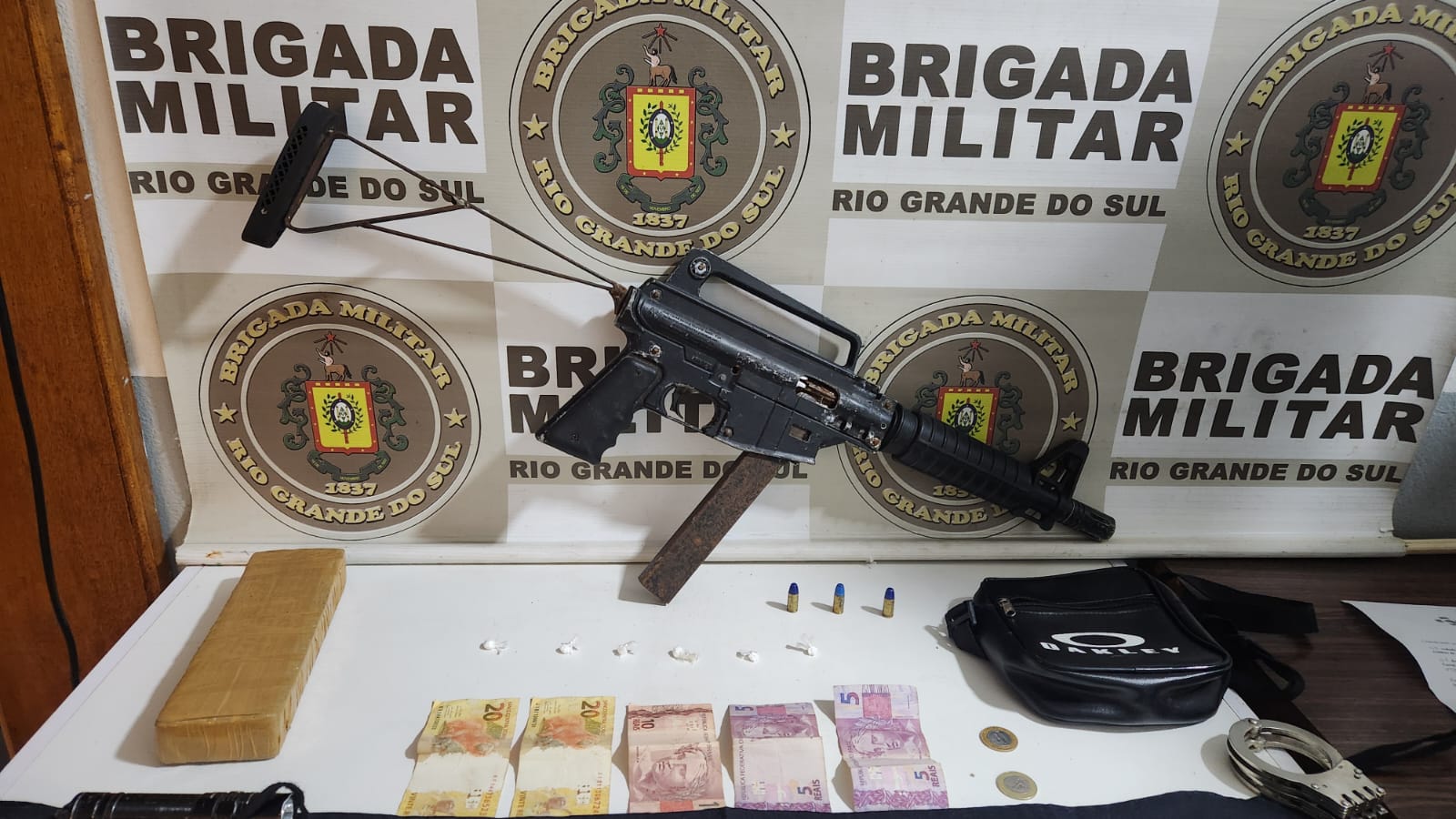 Brigada Militar prende foragido com arma artesanal em Sarandi