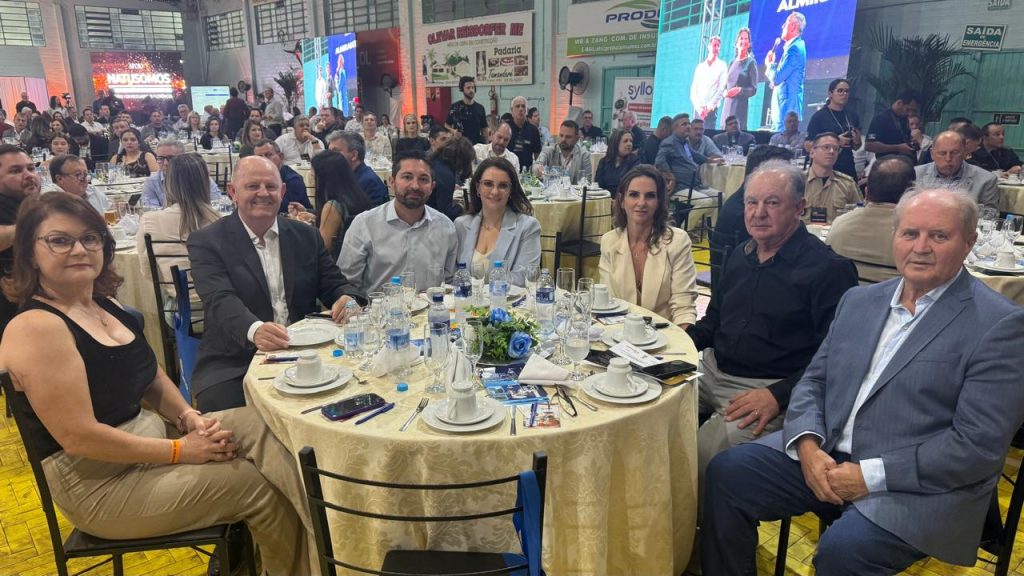 Cotrijal recebe homenagem por impacto social e econômico em Almirante Tamandaré do Sul