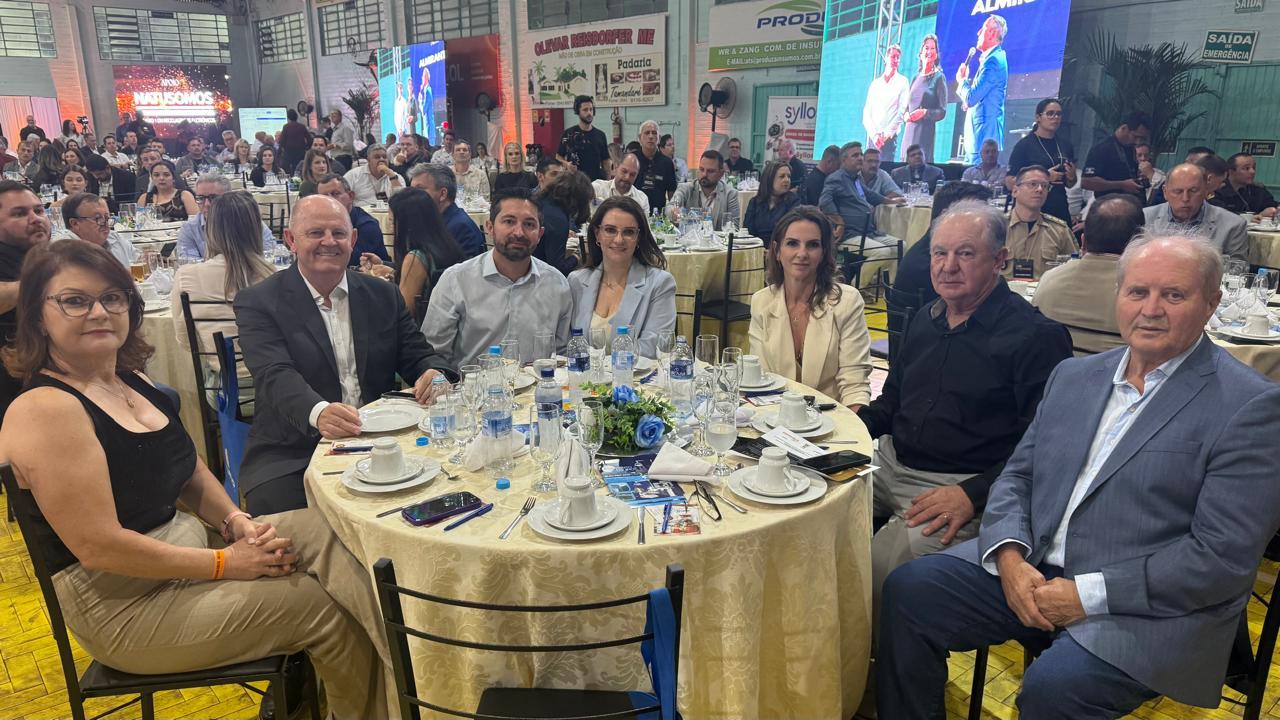 Cotrijal recebe homenagem por impacto social e econômico em Almirante Tamandaré do Sul