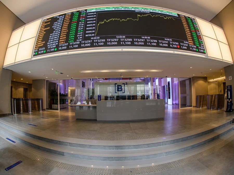 Tensão geopolítica aumenta cautela e pressiona Ibovespa, que recua mais de 1%