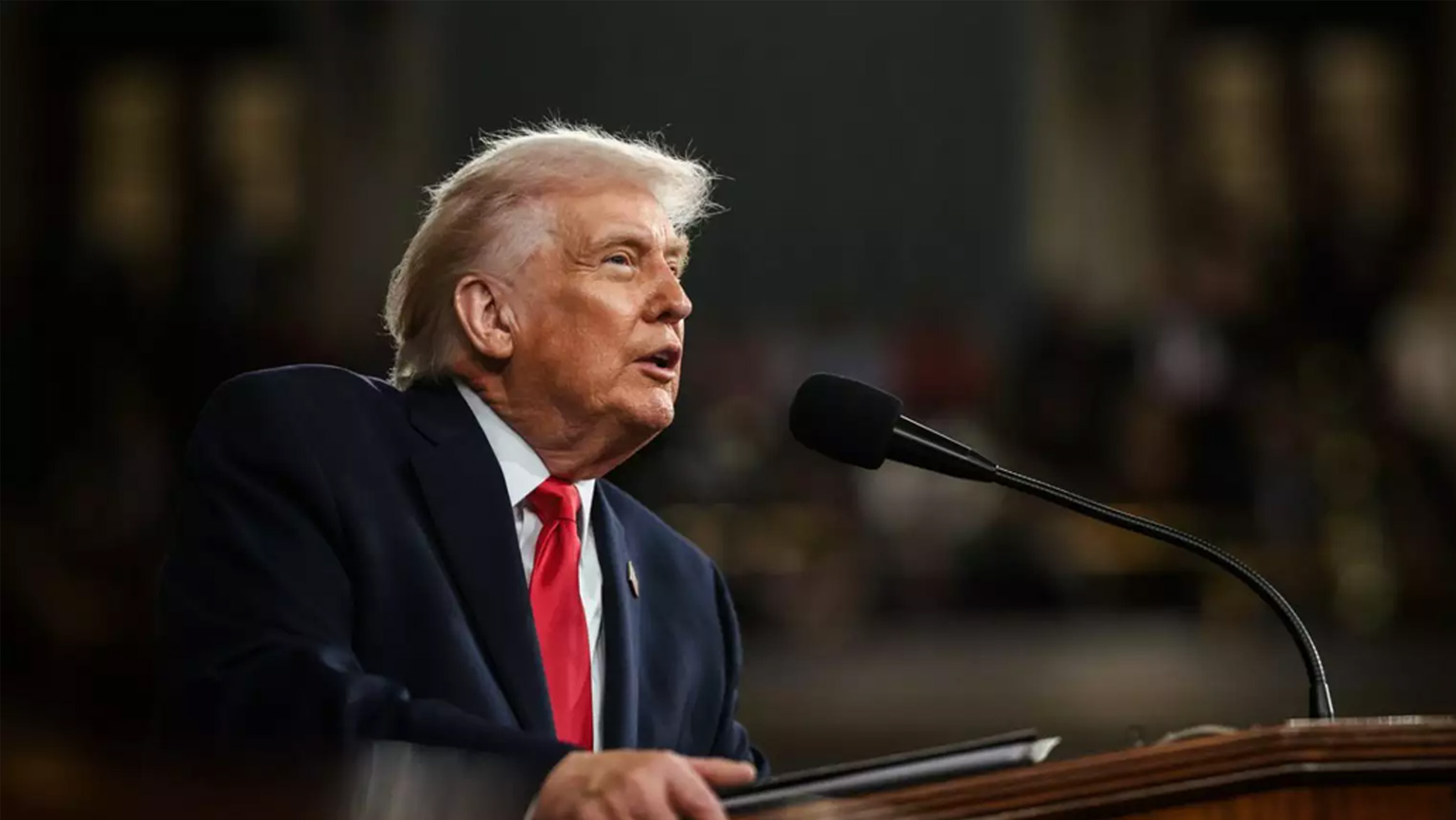 Trump diz que EUA vão bloquear navios no Estreito de Ormuz que pagam pedágio para o Irã e faz novas ameaças