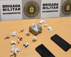 Brigada Militar apreende adolescente por tráfico de drogas em Sarandi