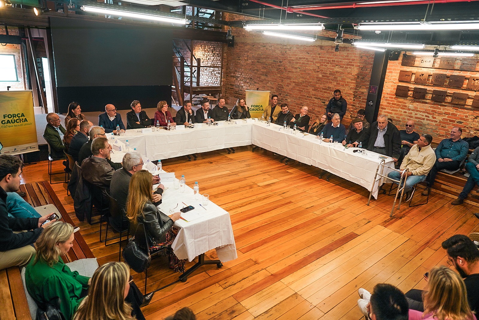 Em Passo Fundo, Força Gaúcha debate inovação, qualificação profissional e infraestrutura para o desenvolvimento do Norte do RS