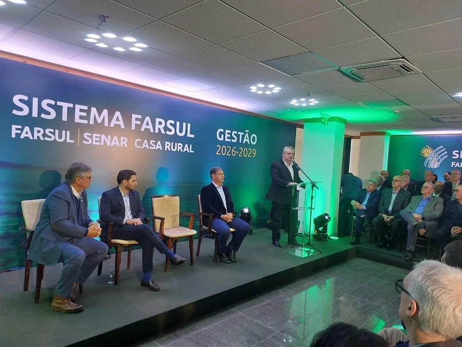 Farsul celebra 99 anos com posse de diretoria e cobranças por segurança jurídica e apoio financeiro ao Sul