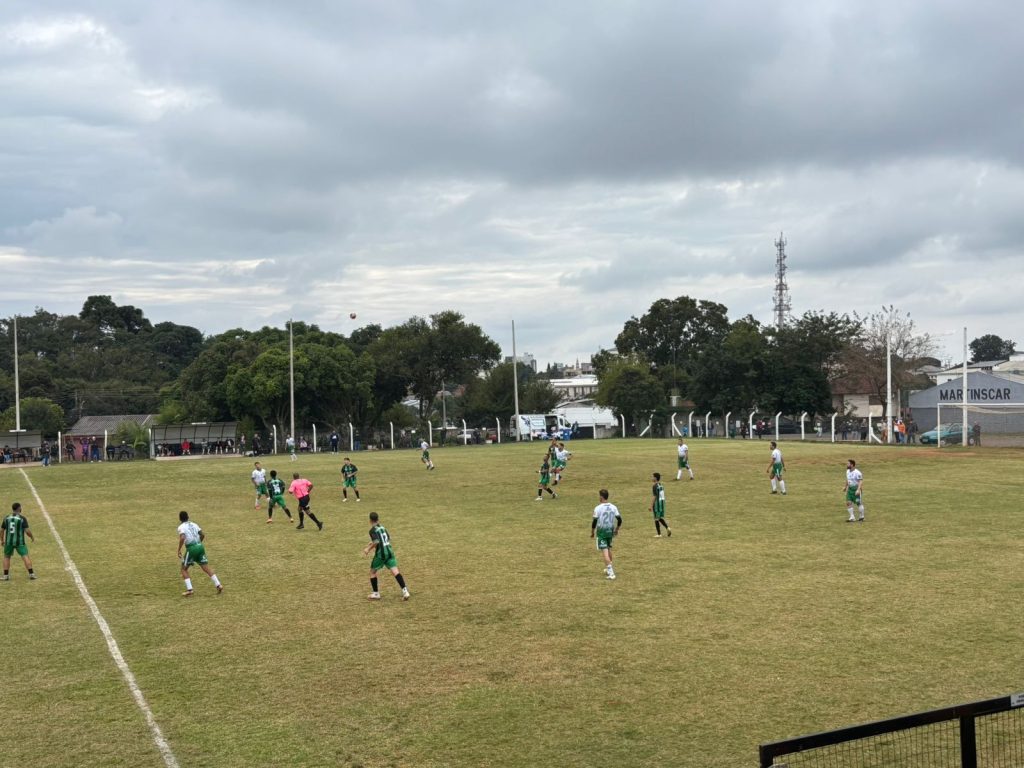 Floresta e Nova Ouro Preto classificam para disputa da semifinal do Municipal de Futebol de Carazinho