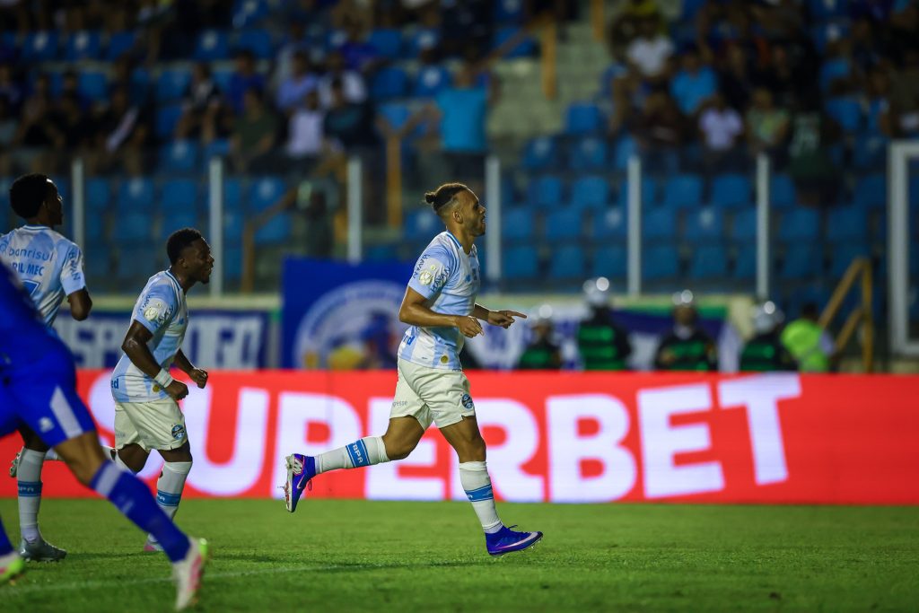 Grêmio aplica goleada no Confiança-SE e chega às oitavas da Copa do Brasil