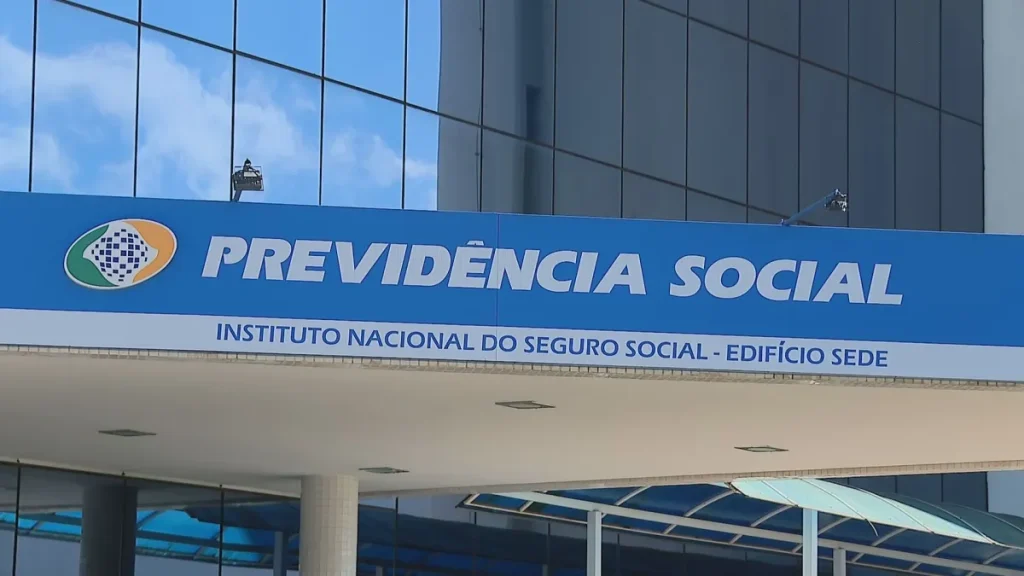 INSS paga 13º salário antecipado a partir desta segunda; confira datas