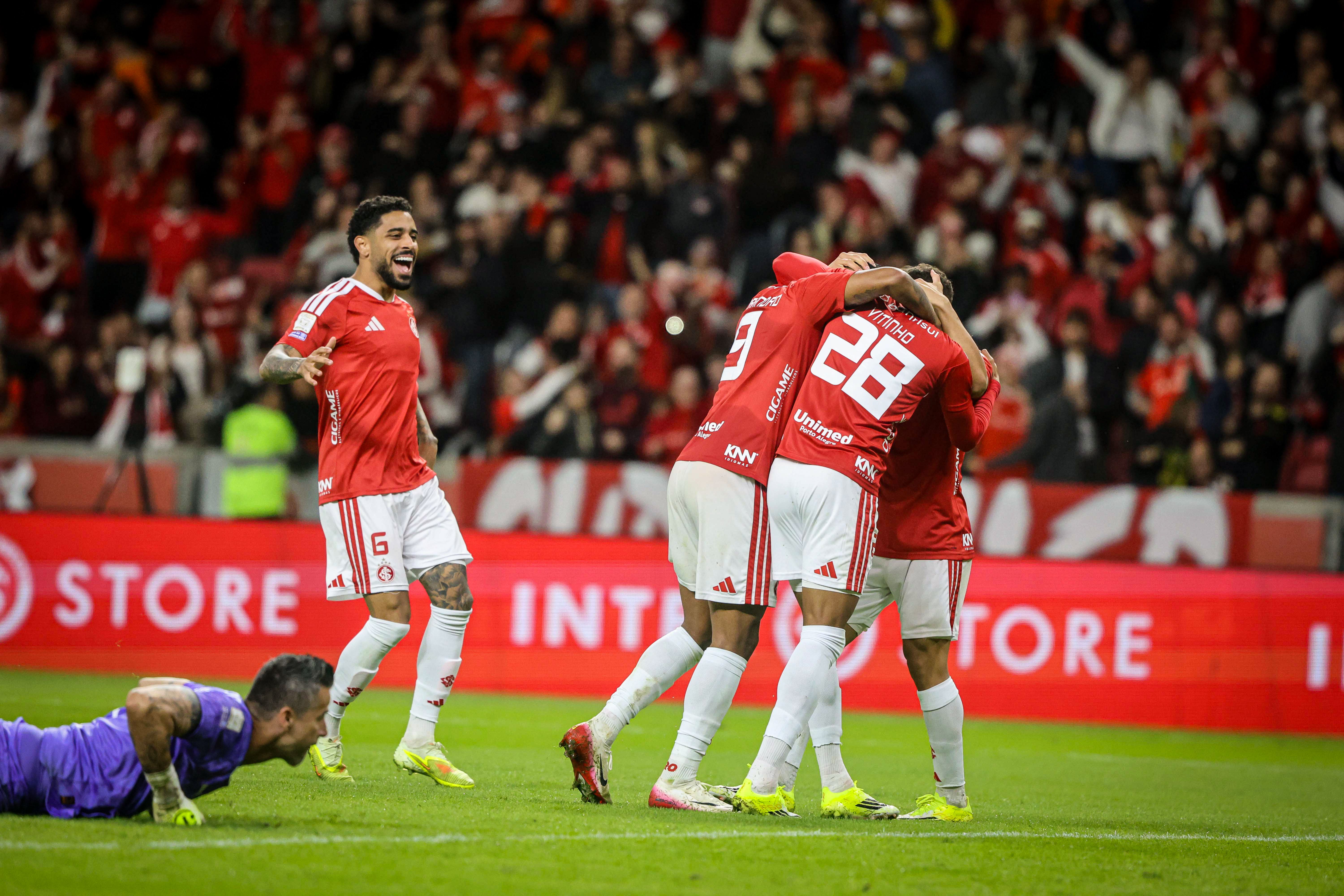 Inter vence o Fluminense e sobe na tabela do Brasileirão