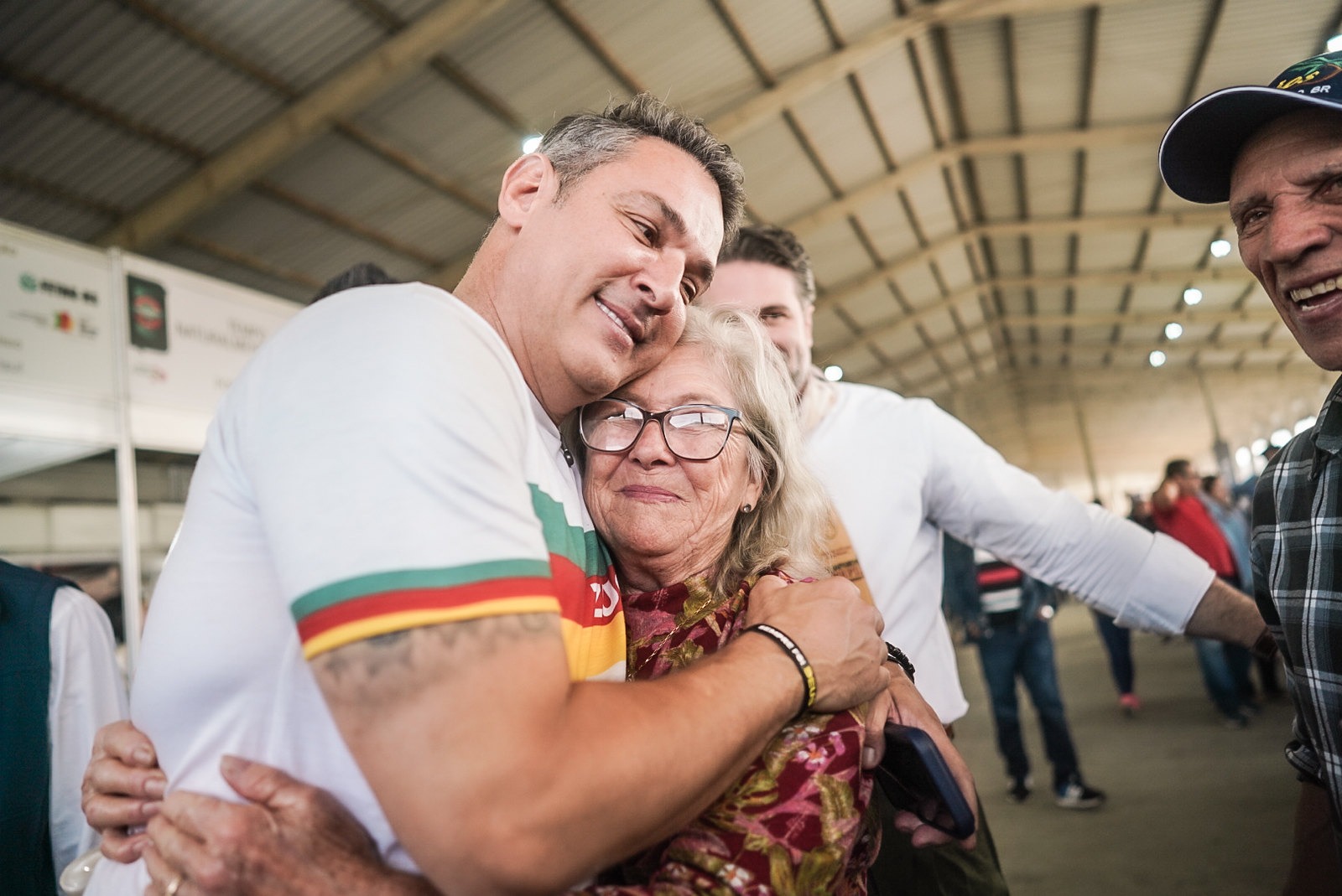 Na Expoleite, em Esteio, Zucco ouve demandas do setor leiteiro e defende diálogo permanente com entidades do agro