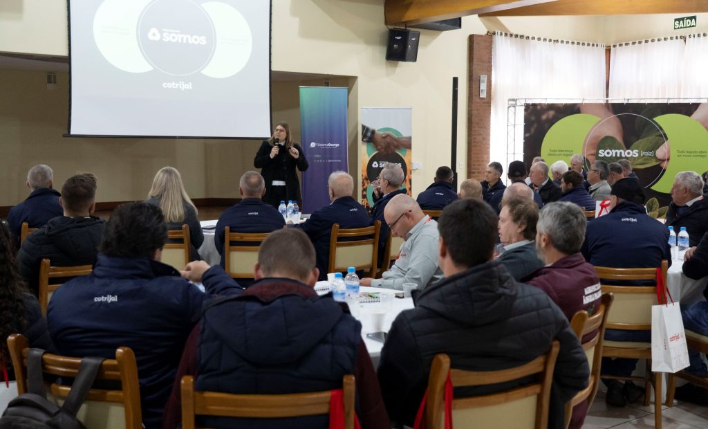 Programa Somos promove ciclo de formação de lideranças com foco no cooperativismo