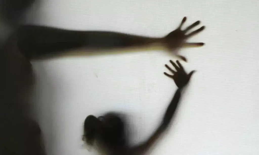 Violência sexual atinge 64 meninas por dia no Brasil
