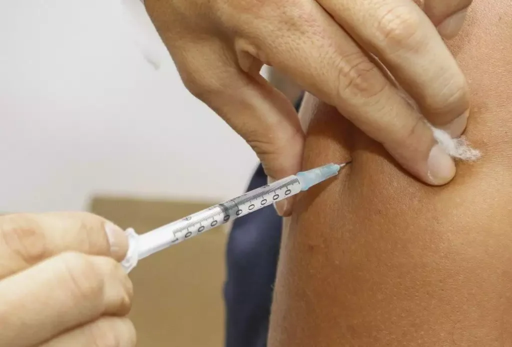 Vacinação contra gripe será ampliada para toda população do RS a partir desta segunda