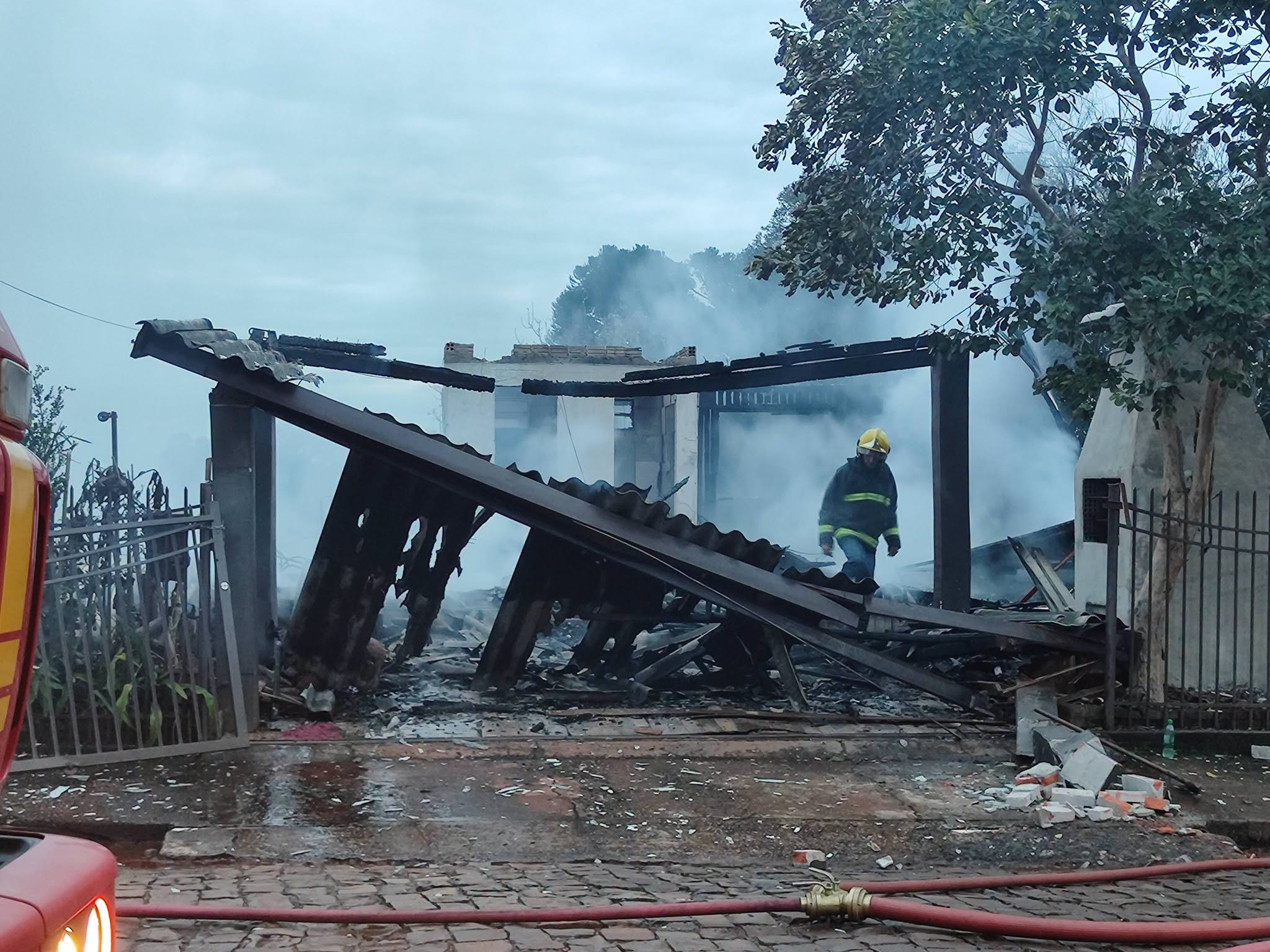 Mulher morre em incêndio em residência em Espumoso