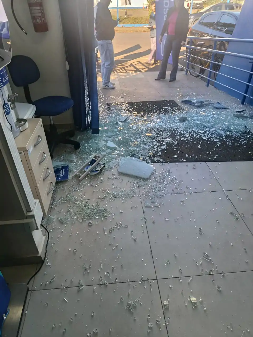 Atendimento da Corsan é vandalizado por cliente revoltada em Passo Fundo