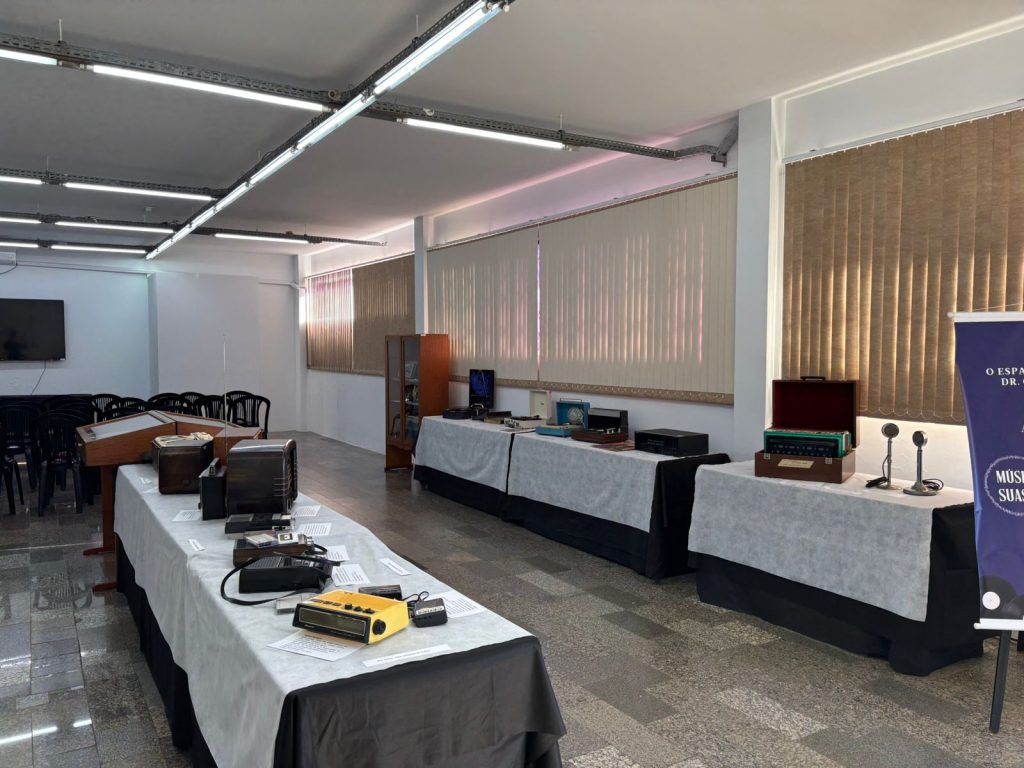 Exposição mostra a presença do rádio e da música em Não-Me-Toque