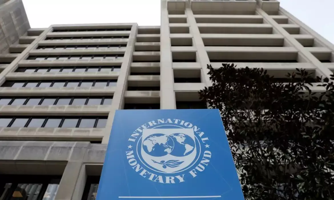 Fundo Monetário Internacional destaca resiliência da economia brasileira e projeta PIB de 2,5%