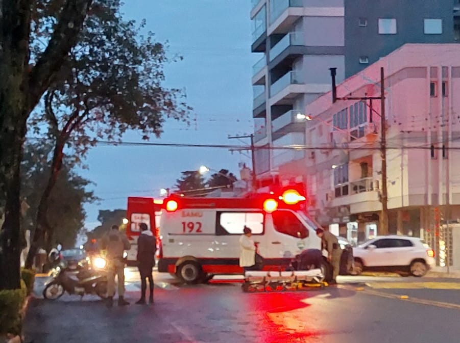 Motociclista fica ferida em acidente em Não-Me-Toque