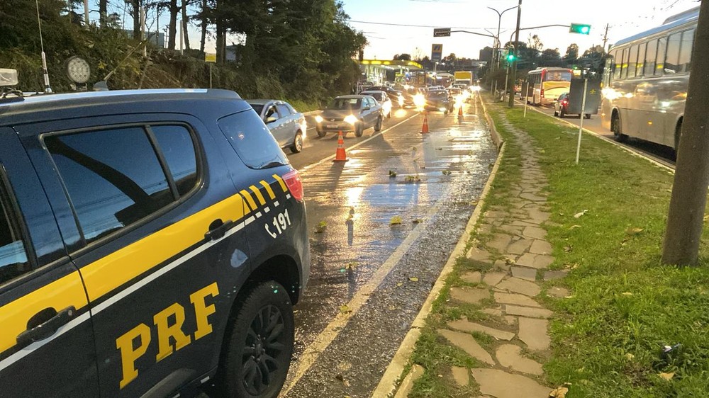 Polícia Rodoviária Federal orienta motoristas para os riscos de gelo na pista