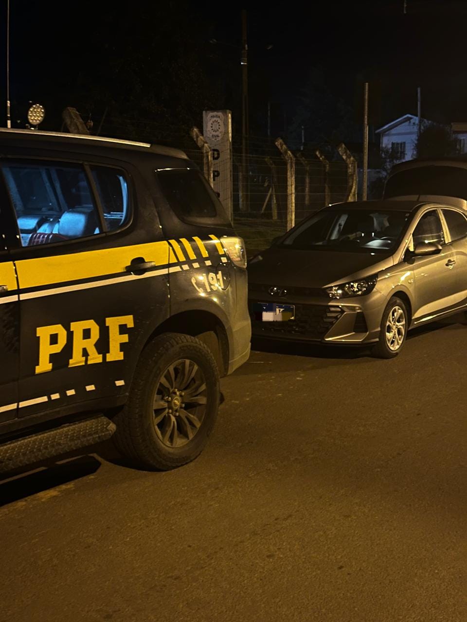 PRF prende dupla com extensa ficha criminal por uso de documento falso em Lagoa Vermelha