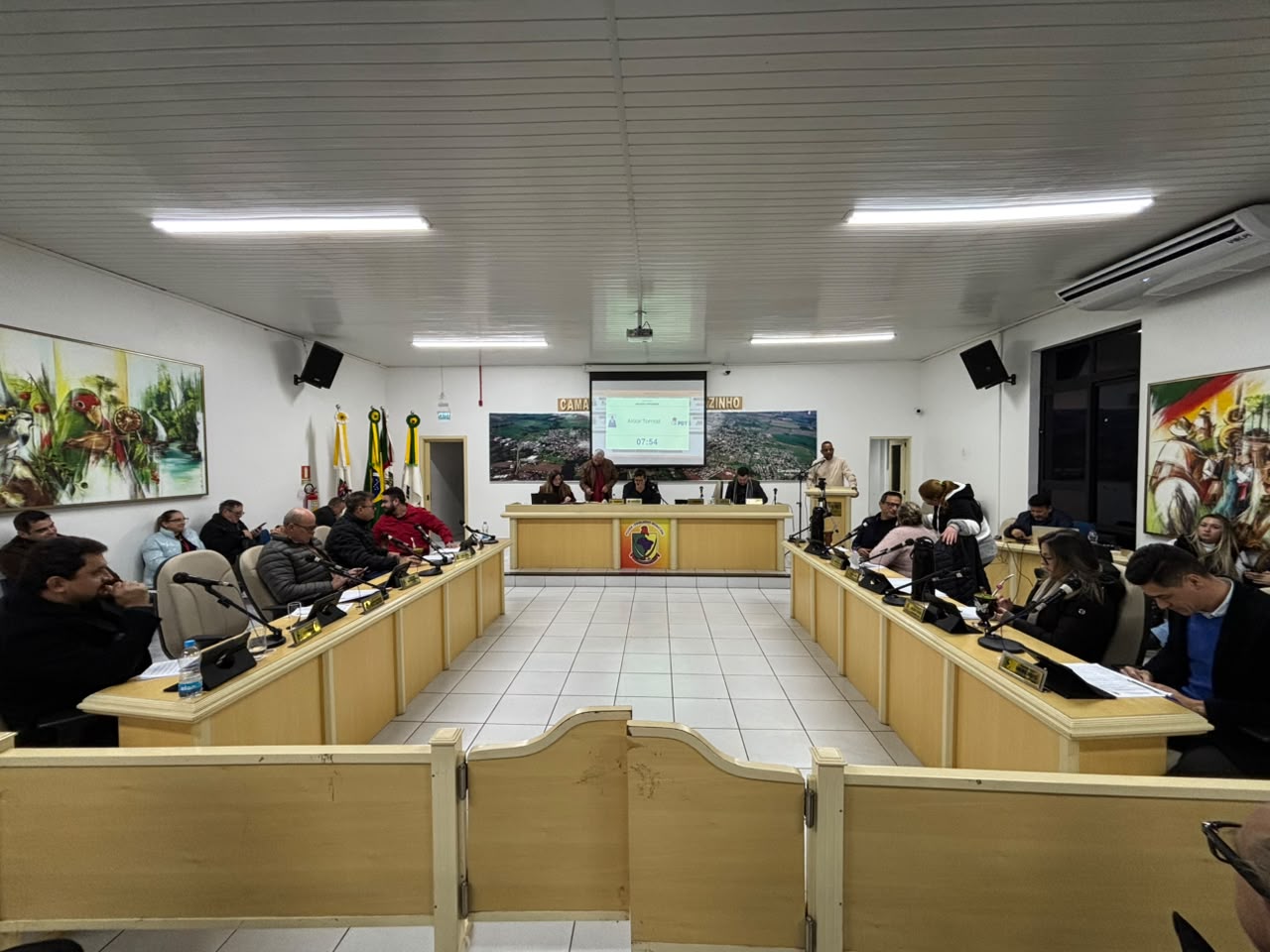 Projetos aprovados e debates sobre a cidade marcam sessão legislativa em Carazinho