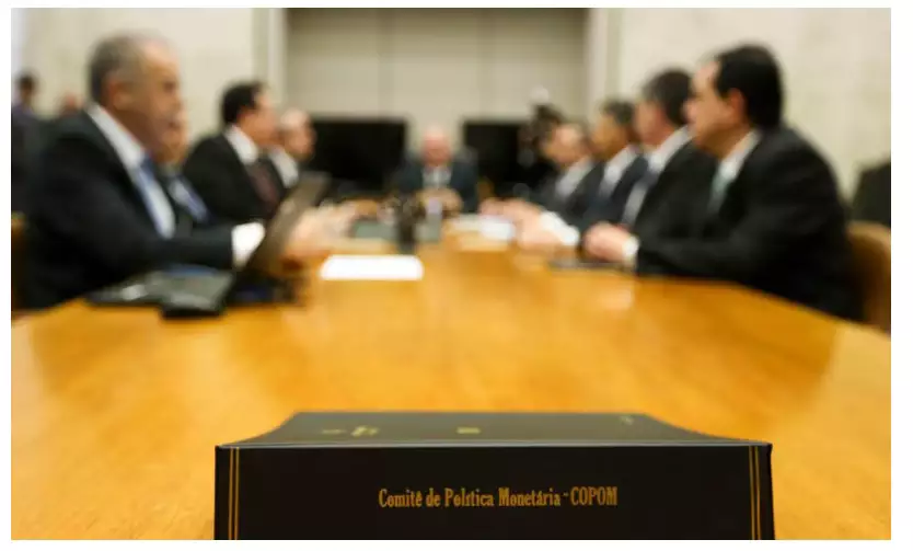 Copom reduz taxa básica de juros pela 3ª vez seguida; Selic cai 0,25 ponto e vai a 14,25% ao ano