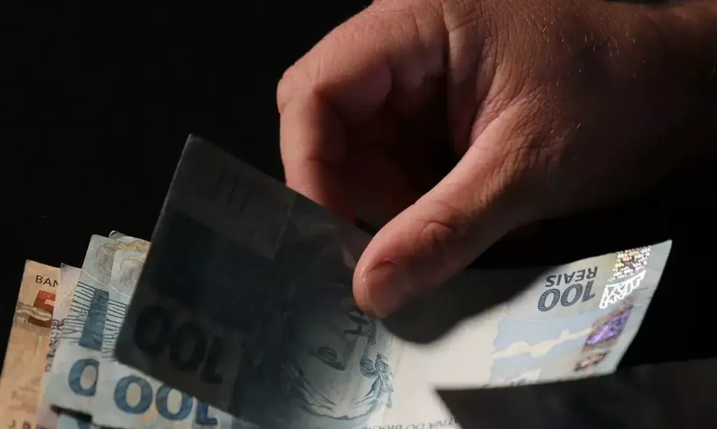 Taxação previdenciária retirou R$ 2,3 bilhões de aposentados e pensionistas gaúchos nos últimos cinco anos, aponta estudo