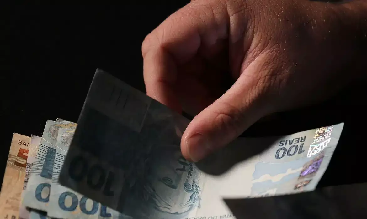 Taxação previdenciária retirou R$ 2,3 bilhões de aposentados e pensionistas gaúchos nos últimos cinco anos, aponta estudo