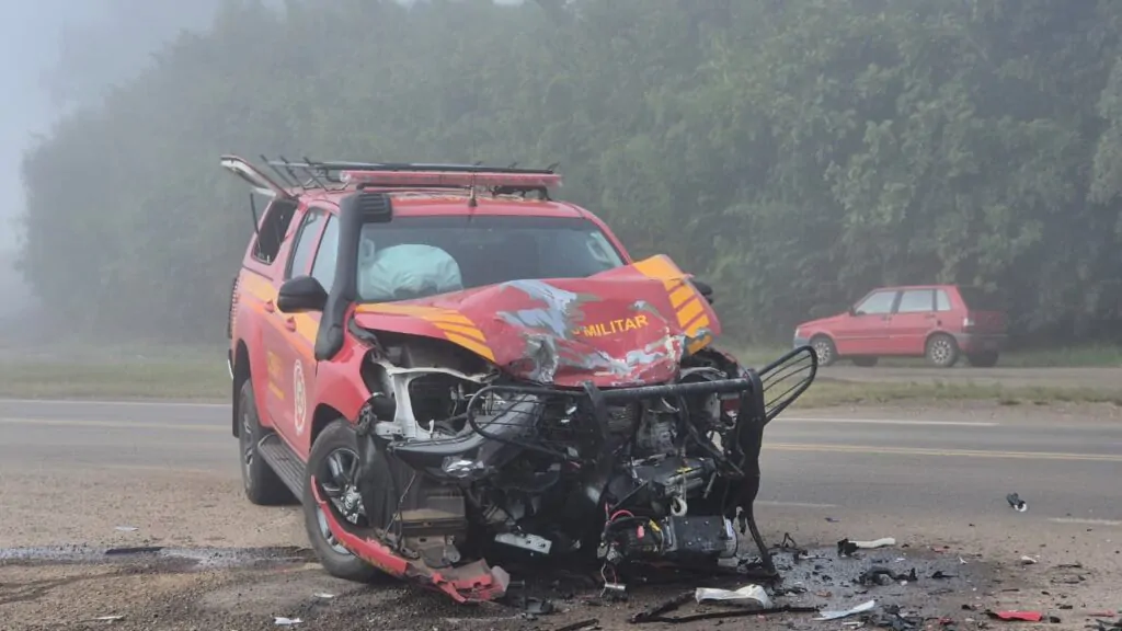 Grave acidente na BR-285 deixa dois mortos e bombeiro ferido em Água Santa
