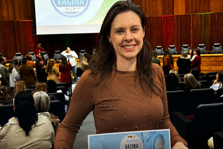 Victor Graeff recebe Selo Prata por desempenho na vacinação e destaca trabalho das equipes de saúde