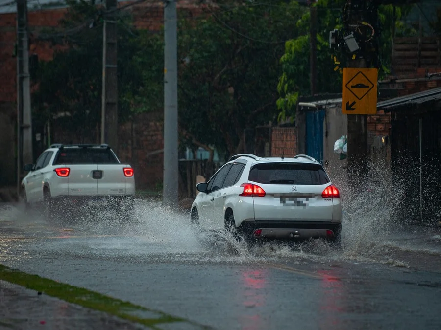 Fortes chuvas predominam no RS nesta segunda-feira