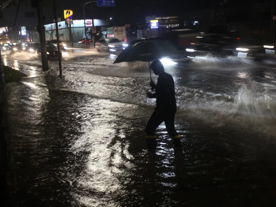 Frente quente mantém risco de chuva torrencial no RS, nesta terça-feira
