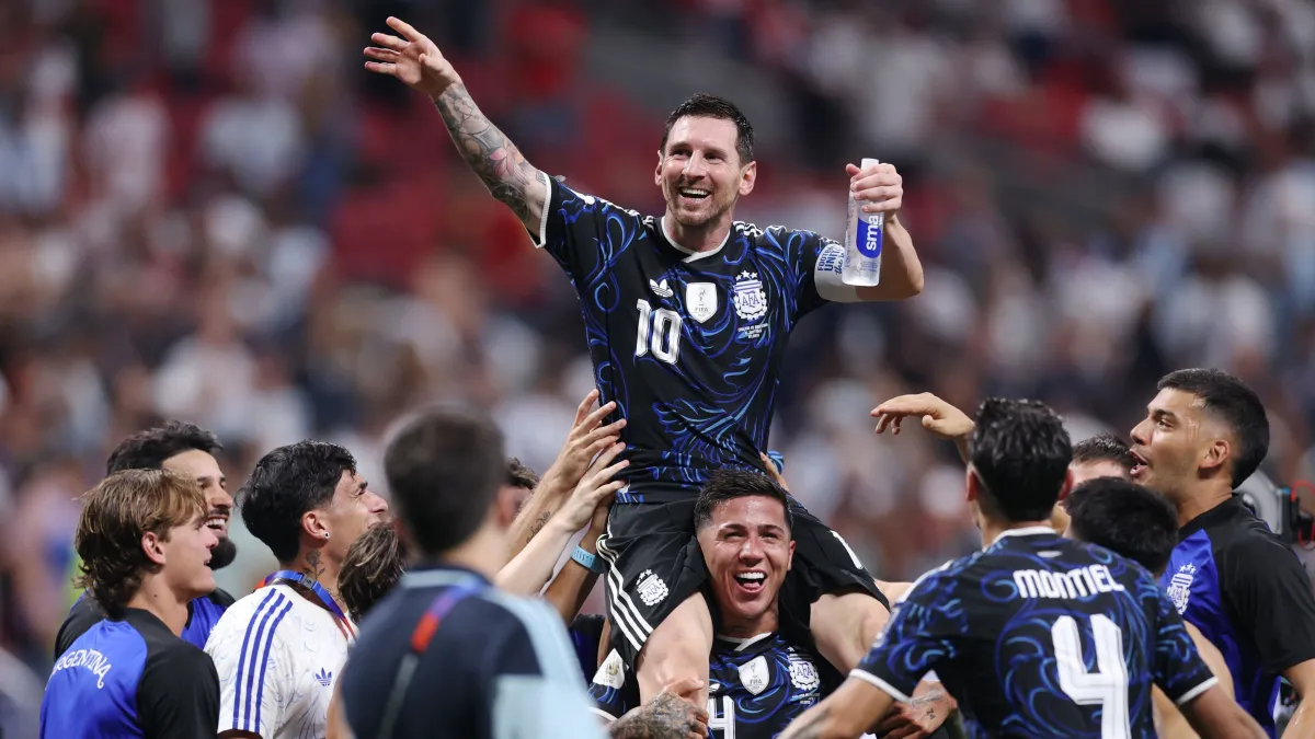 Messi iguala marca de Pelé em assistências nos jogos de mata-mata das Copas