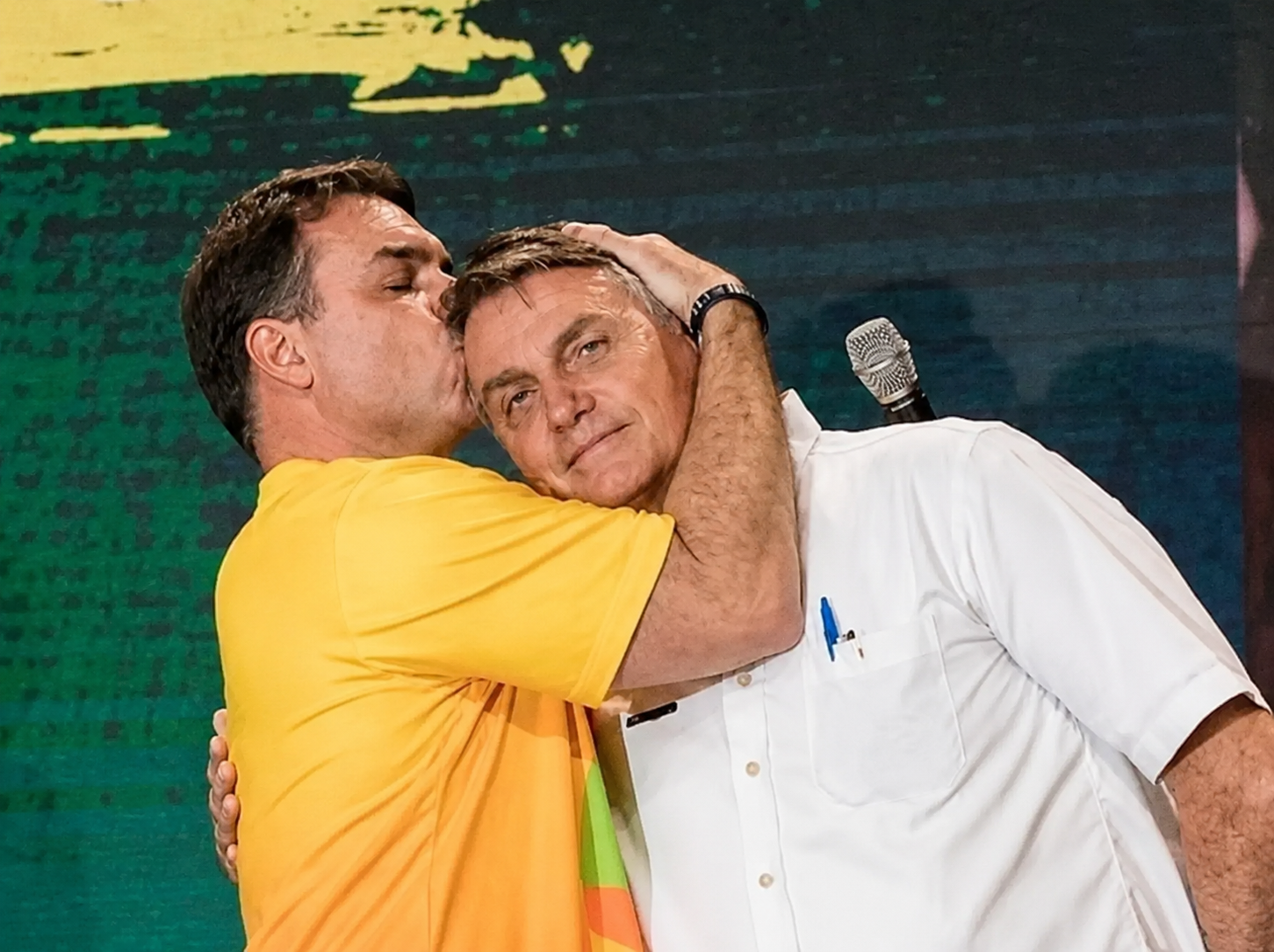 Moraes suspende visita de Flávio a Bolsonaro por 90 dias