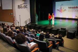 Noite cultural em Carazinho antecipa clima da 2ª Feira do Livro com homenagem a Mario Quintana