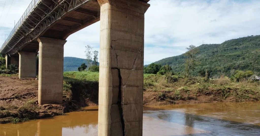 Ponte da ERS-129 entre Encantado e Muçum fica interditada por tempo indeterminado