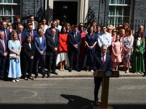 Starmer deixa cargo de primeiro-ministro britânico