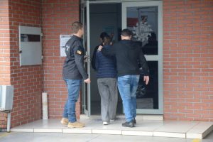 Gêmeas presas após bebê ser encontrado enterrado em Venâncio Aires responderão em liberdade
