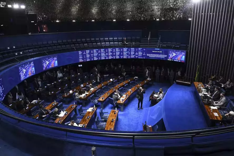 Congresso entra em recesso sem votar a escala 6×1, taxa das blusinhas e PEC da segurança