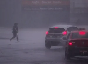 Rio Grande do Sul em alerta para a possibilidade de tornados e chuvas intensas nesta semana