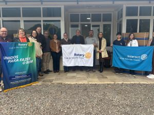 Rotary doa 12 aparelhos de ar-condicionado para o Lar do Idoso de Não-Me-Toque