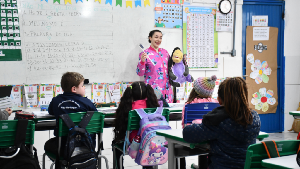 Sorrisos saudáveis: alunos recebem orientações sobre saúde bucal