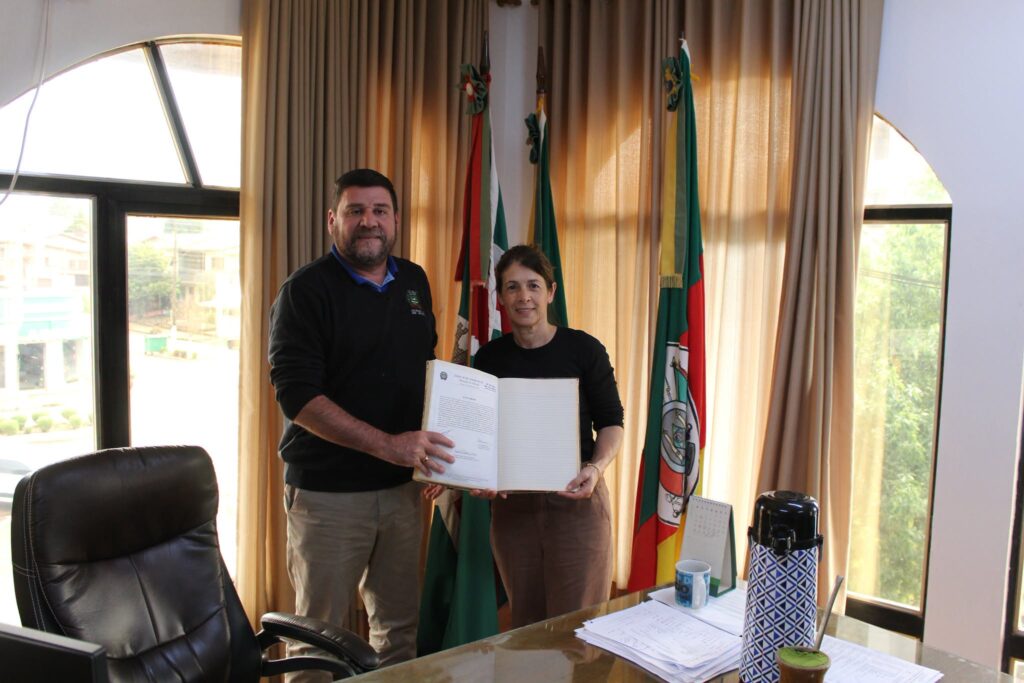Vice-prefeita Marta Rejane Mino assume interinamente a Prefeitura de Colorado