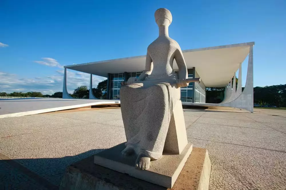 Supremo decide que municípios não podem cobrar IPTU com alíquota maior por causa do tamanho do imóvel