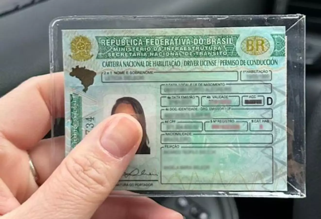 Carteira de Habilitação definitiva pode ser solicitada ao Detran-RS pela internet
