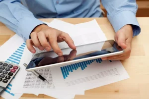 Mercado financeiro reduz as estimativas de inflação e de crescimento da economia brasileira em 2026