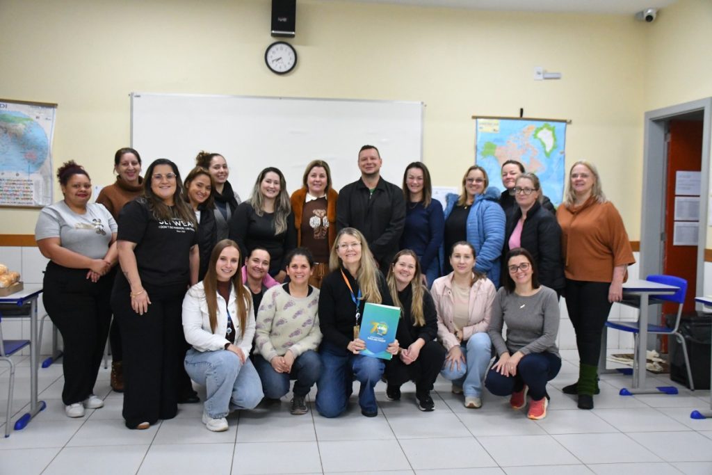 Não-Me-Toque amplia ações de inclusão com curso de Libras